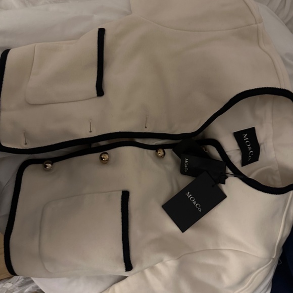 Mo&Co Contrast Single-breasted Collarless Coat - Picture 2 of 5